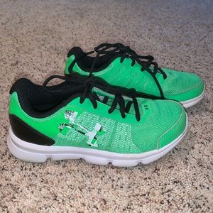 Boys size 2y Under Armour shoes